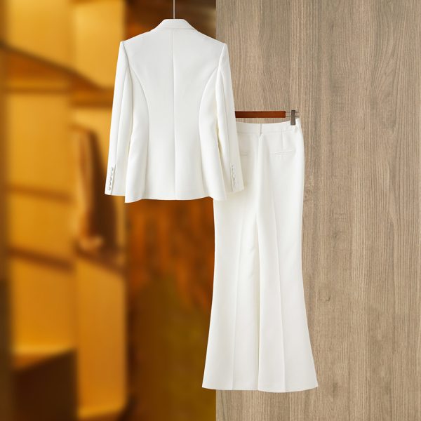 D374 - Image 4